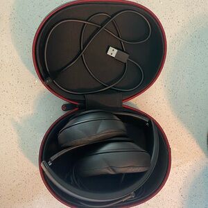 Beats by Dre Black Over-Ear Headphones